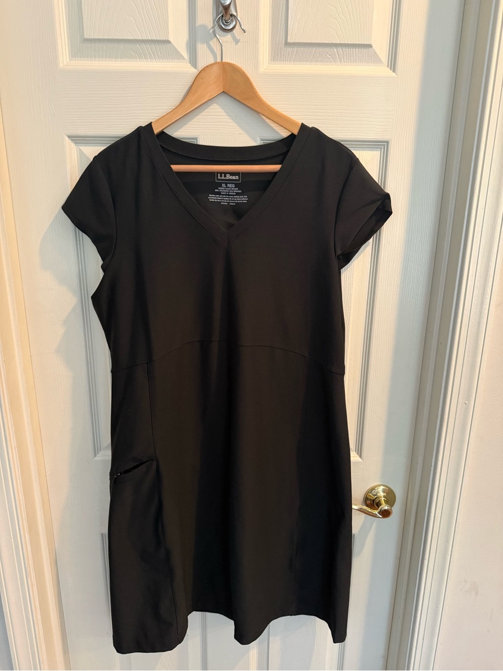 L.L. Bean Black Athletic V-Neck Cap Sleeve Midi Dress